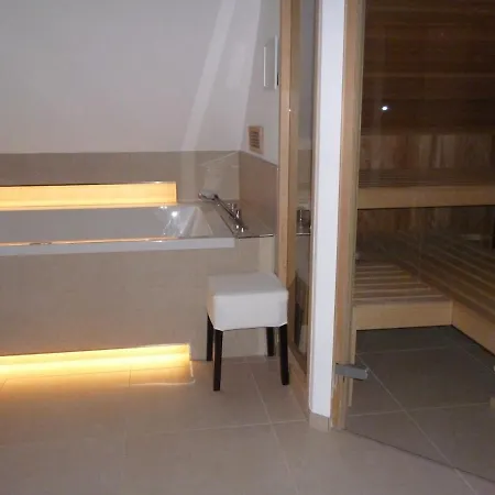 2 Ostsee-wellness-landhaeuser Sauna, Dampfbad, Jacuzzi