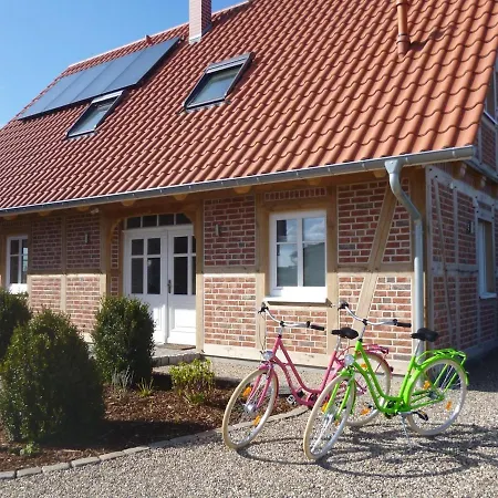 Vakantiehuis 2 Ostsee-wellness-landhaeuser Sauna, Dampfbad, Jacuzzi Groß Schwansee