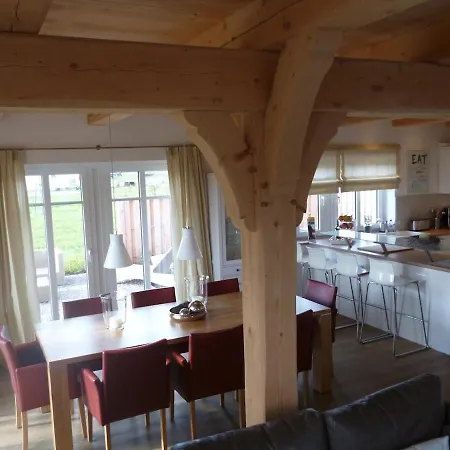 2 Ostsee-wellness-landhaeuser Sauna, Dampfbad, Jacuzzi *