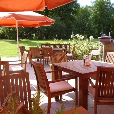 2 Ostsee-wellness-landhaeuser Sauna, Dampfbad, Jacuzzi Vakantiehuis