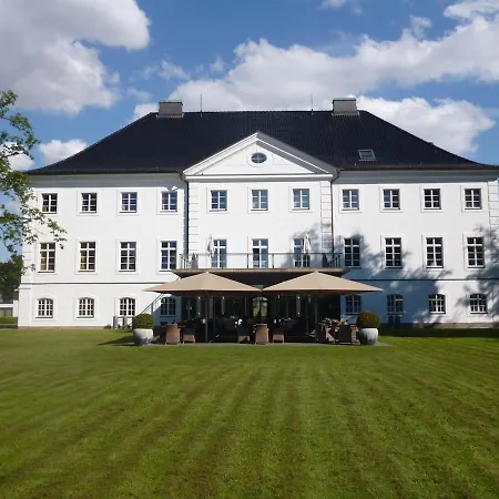 Vakantiehuis 2 Ostsee-wellness-landhaeuser Sauna, Dampfbad, Jacuzzi Groß Schwansee