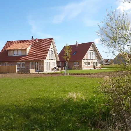 2 Ostsee-wellness-landhaeuser Sauna, Dampfbad, Jacuzzi * Groß Schwansee