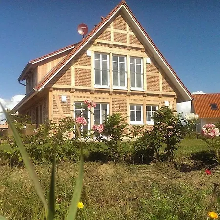 2 Ostsee-wellness-landhaeuser Sauna, Dampfbad, Jacuzzi Vakantiehuis