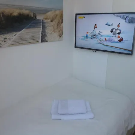2 Ostsee-wellness-landhaeuser Sauna, Dampfbad, Jacuzzi Groß Schwansee