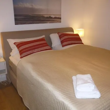 2 Ostsee-wellness-landhaeuser Sauna, Dampfbad, Jacuzzi Vakantiehuis *