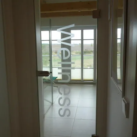 2 Ostsee-wellness-landhaeuser Sauna, Dampfbad, Jacuzzi Vakantiehuis *