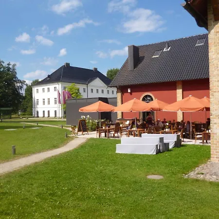 Vakantiehuis 2 Ostsee-wellness-landhaeuser Sauna, Dampfbad, Jacuzzi Groß Schwansee